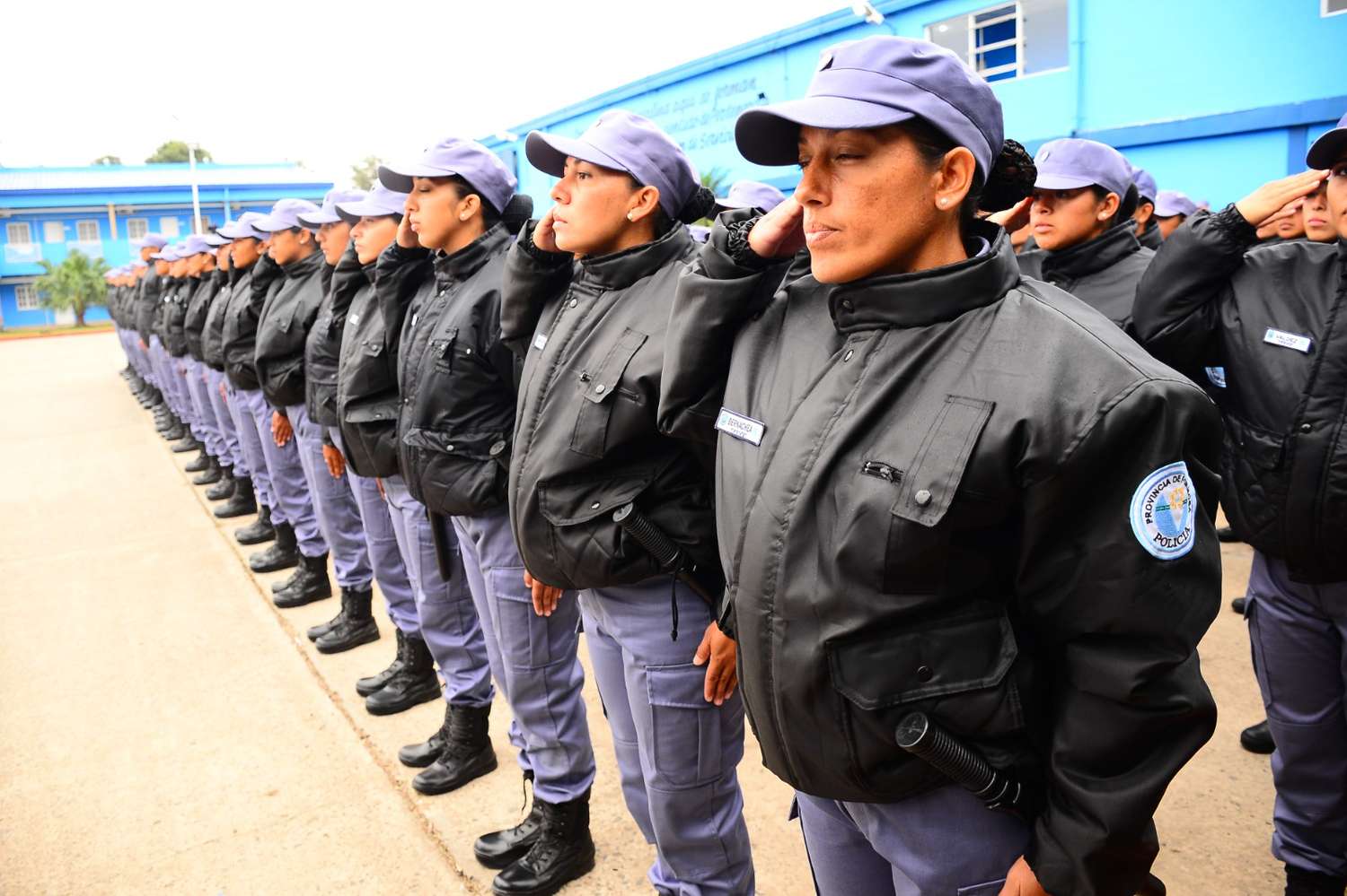 Cuatro mujeres oficiales superiores evaluarán al personal policial para los ascensos