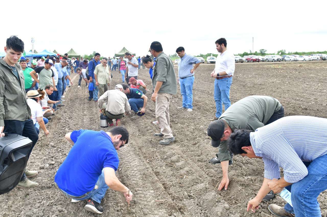 El Gobierno provincial dio inicio a una asistencia productiva de maíz y cucurbitáceas en Riacho He-Hé