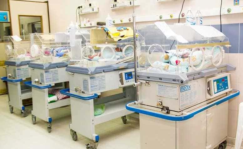 Exitosas intervenciones neuroquirúrgicas
a dos bebés nacidos prematuros
