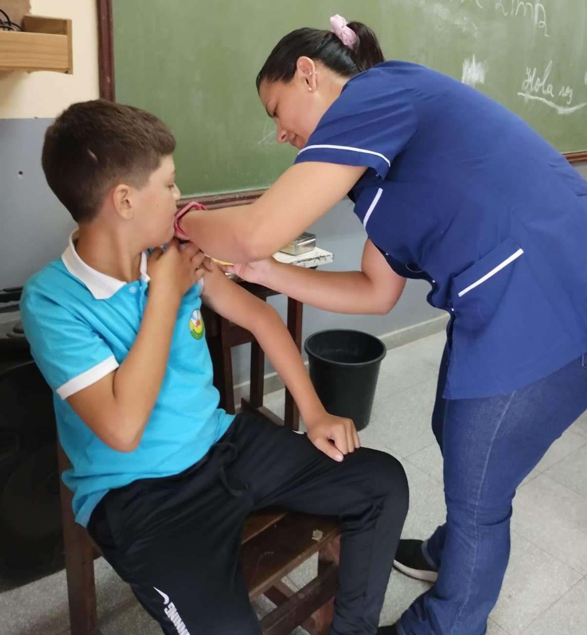 Operativo de vacunación HPV para escolares de Misión Tacaaglé