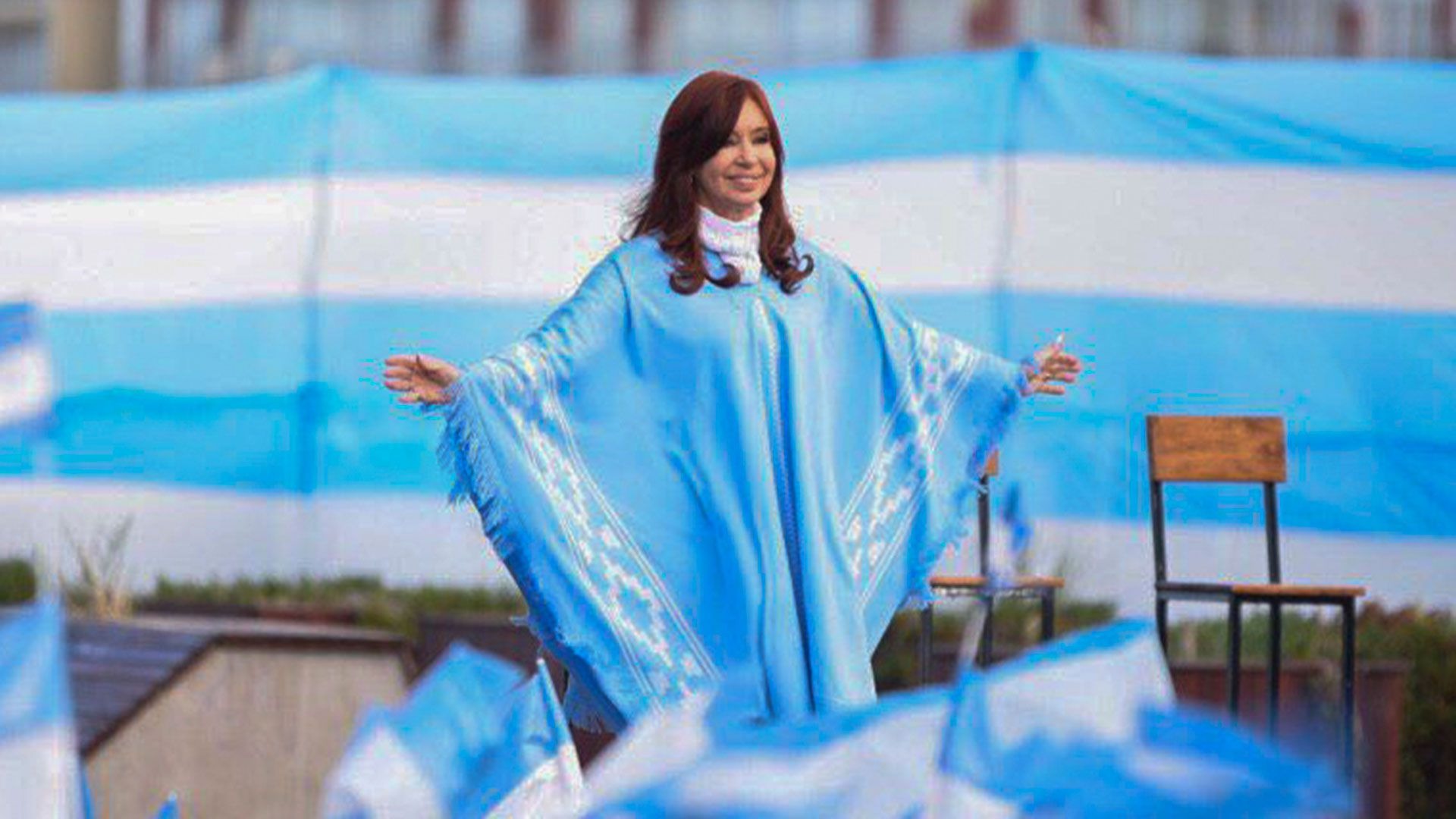 imagen Cristina Kirchner reaparece para cuestionar a Milei