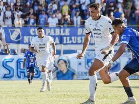 El Expreso se quedó con el primer duelo ante el millonario – Diario Formosa